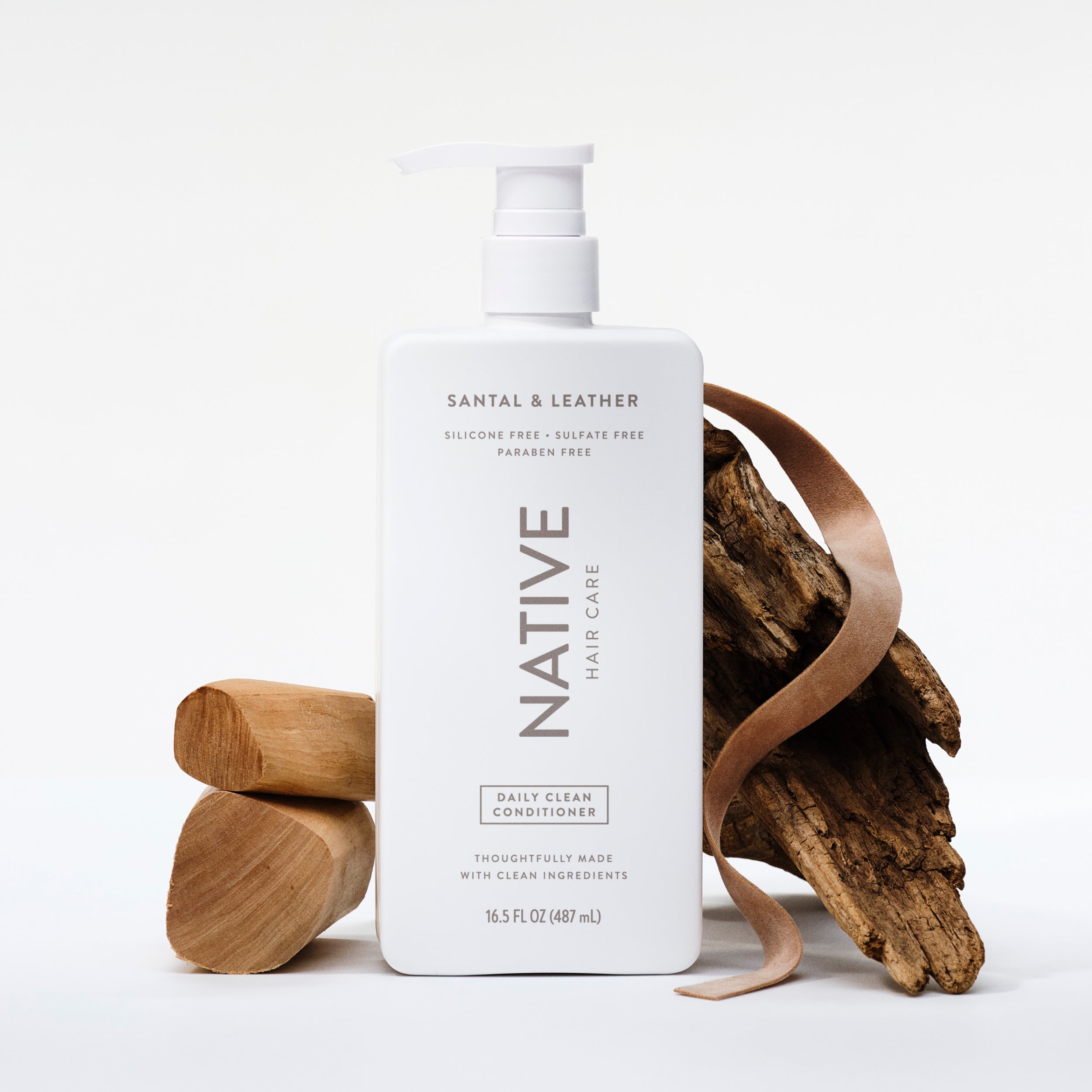 Daily Clean Conditioner Classic Santal and Leather 16.5oz Daily Routine